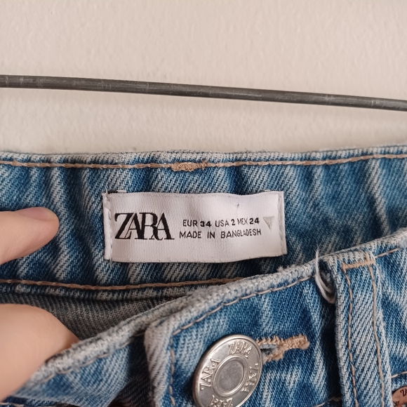 100% Cotton ZARA Women's 2 Light Blue Distressed Jeans, Straight Leg. Button Fly - Picture 6 of 16